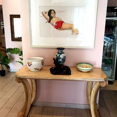 伊姆佩罗酒店 酒店 3*